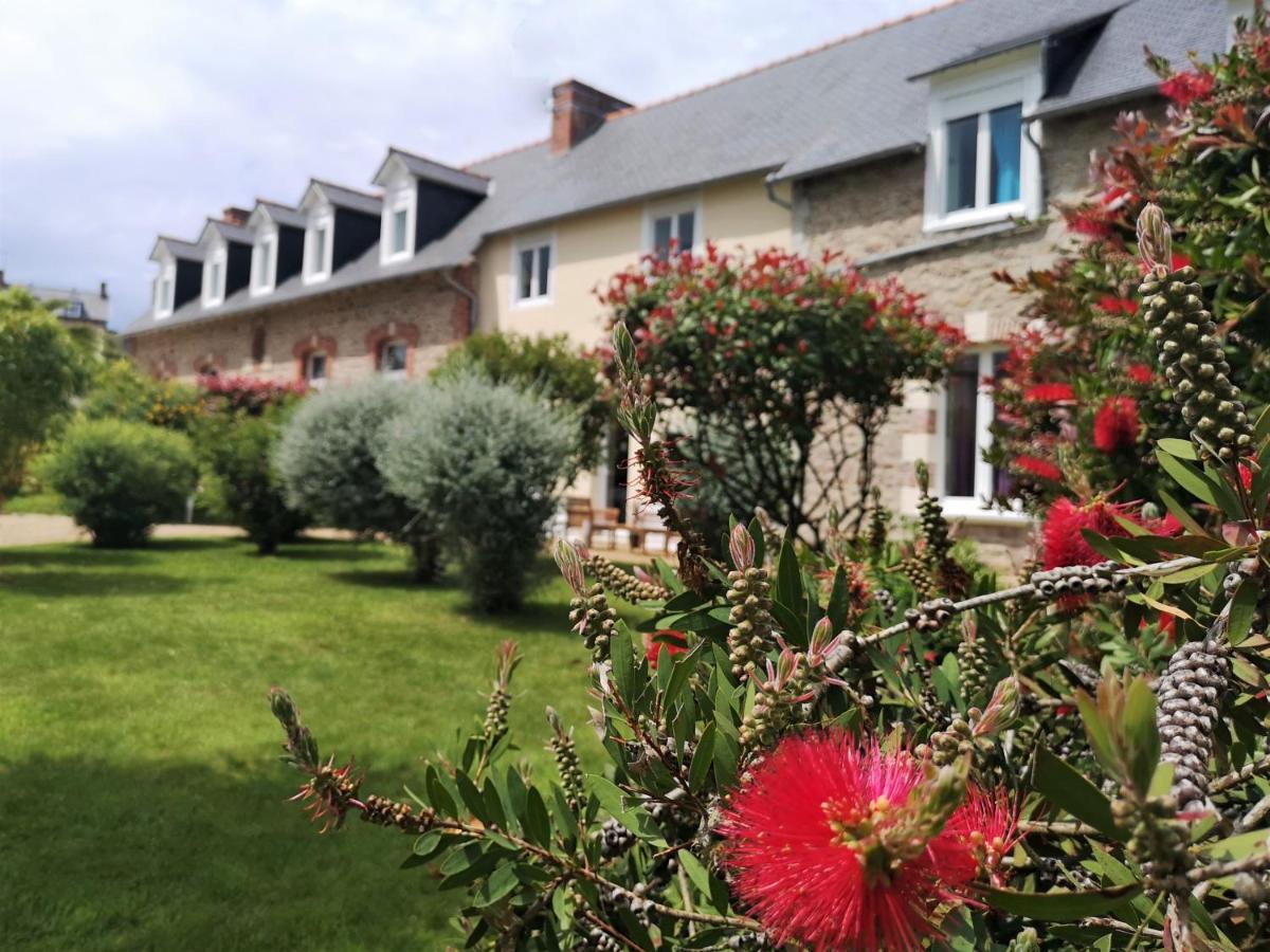 Chambres D'Hotes "Le Clos De La Baie" Пампол Екстериор снимка