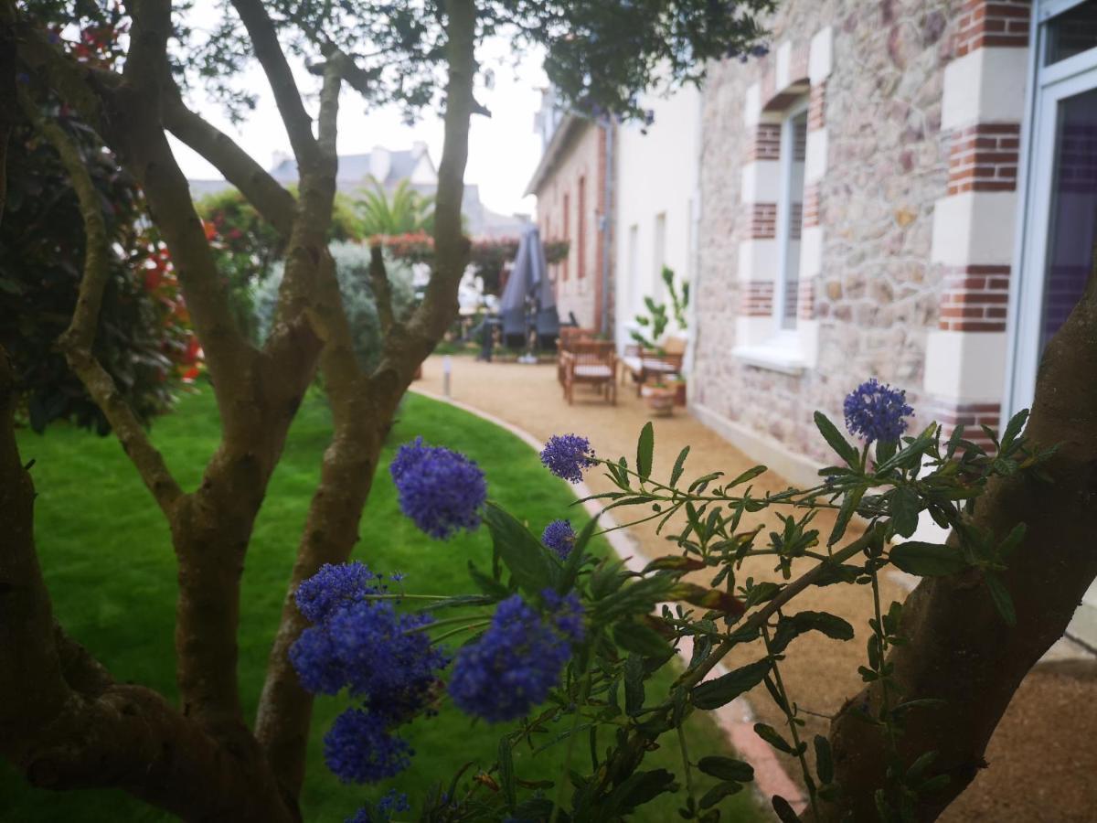 Chambres D'Hotes "Le Clos De La Baie" Пампол Екстериор снимка