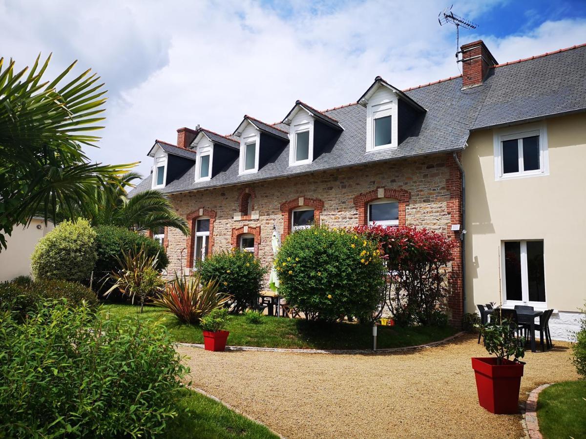 Chambres D'Hotes "Le Clos De La Baie" Пампол Екстериор снимка
